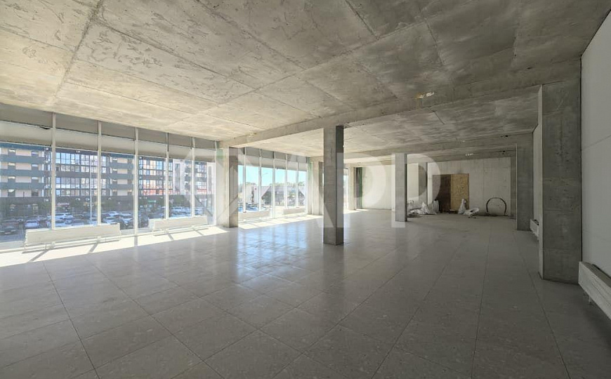 Сдаю 1 линия с высоким трафиком, 480 м² фото