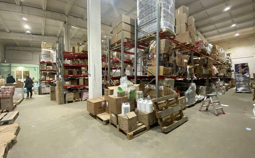 Тёплый ,большой склад ,566 кВм,в черте города фото