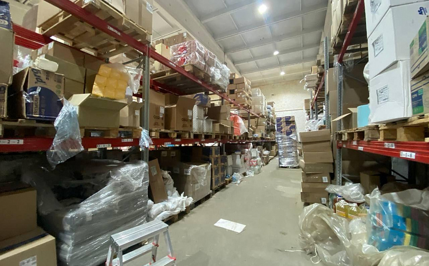 Тёплый ,большой склад ,566 кВм,в черте города фото