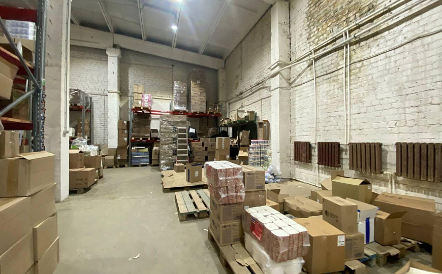 Тёплый ,большой склад ,566 кВм,в черте города фото