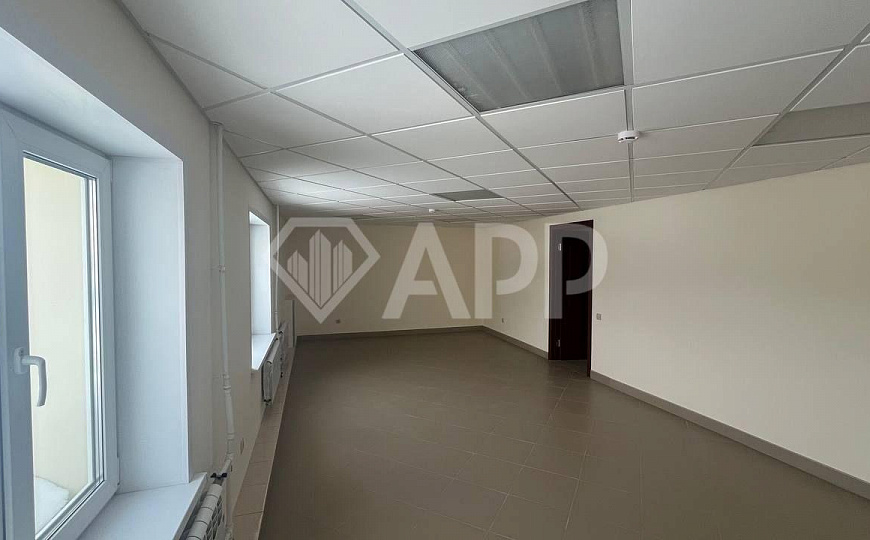 Офисы от 18 до 560м² на 1 линии с парковкой фото