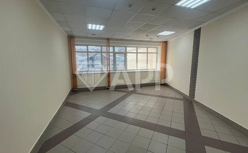 Офисы от 18 до 560м² на 1 линии с парковкой фото