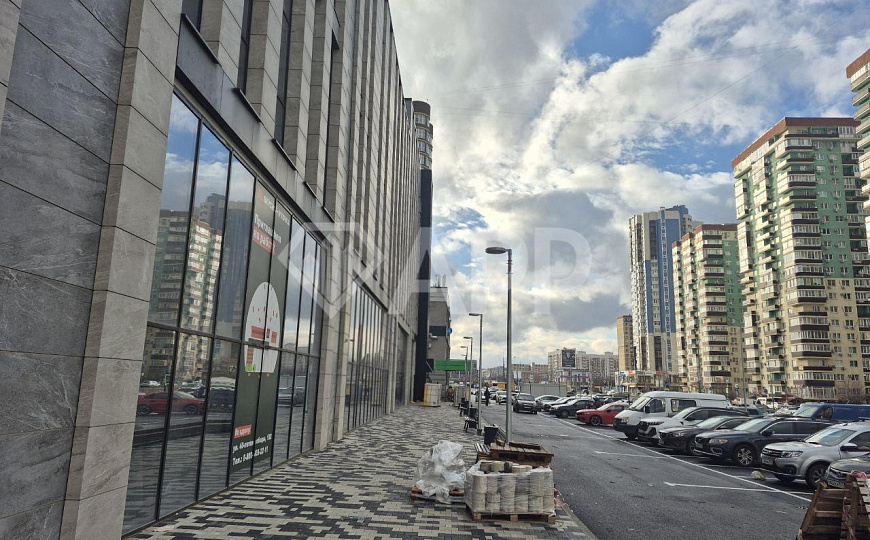 Сдаю торговое помещение, 800 м² фото