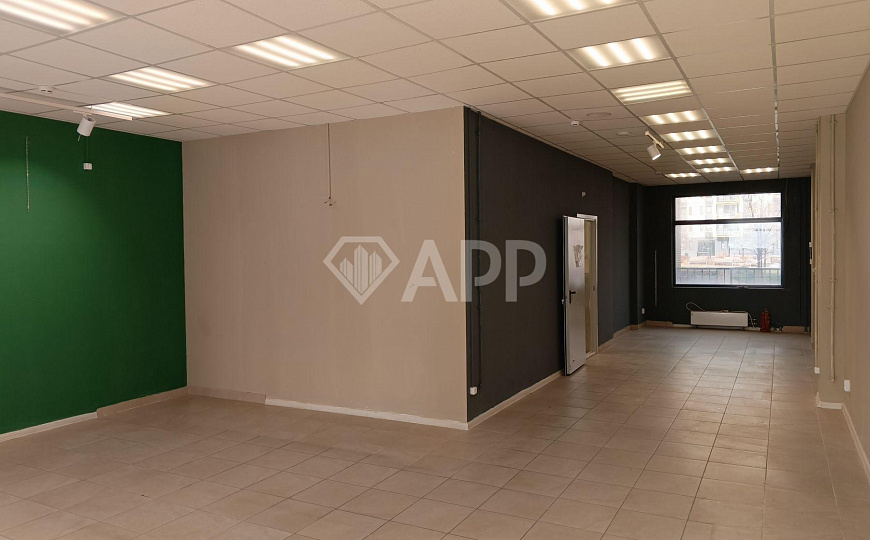 Сдам торговое помещение, 96,3 м² фото