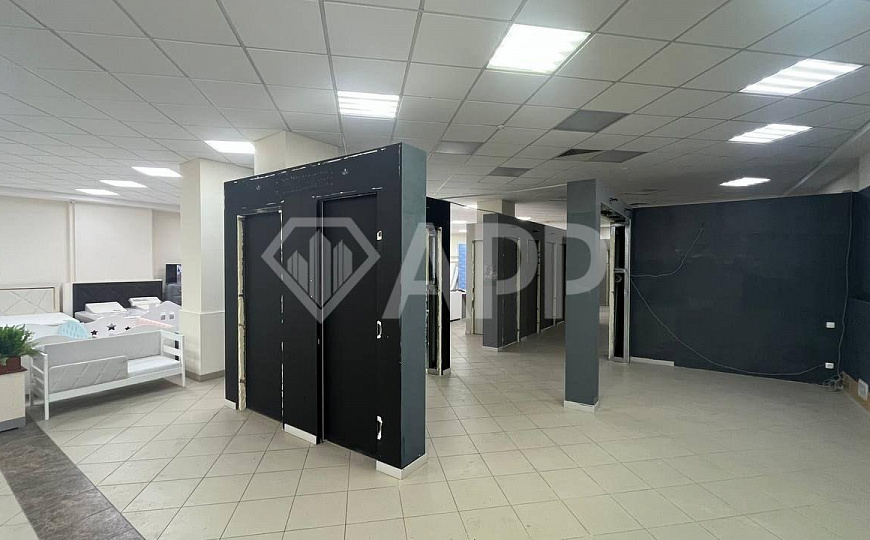 Торгово-складские площади на 1 линии с парковкой фото