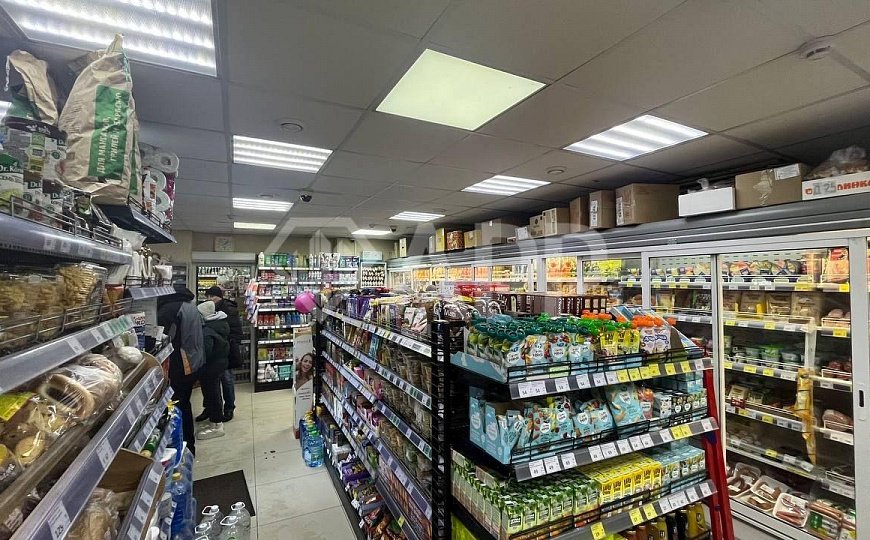 Помещение на 1 линии на въезде в ЖК фото