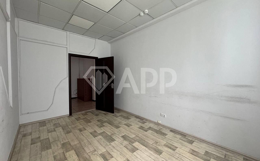 Офис в БЦ с водой и санузлом/Парковка, 68 м2 фото