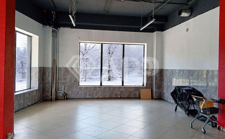 Сдам торговое помещение стрит ритейл фото