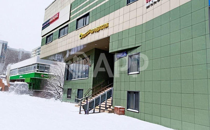 Сдам торговое помещение стрит ритейл фото