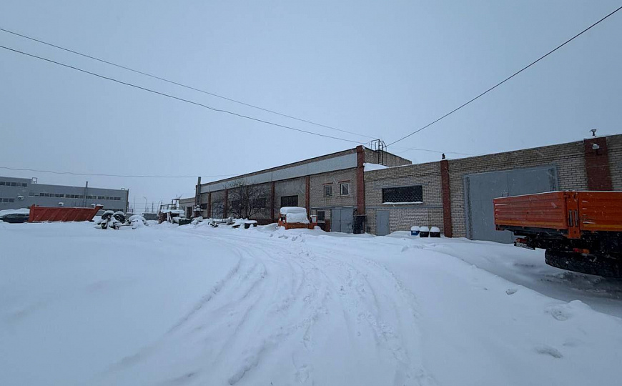 Продается 1300 кв бокс и 30 соток зу фото