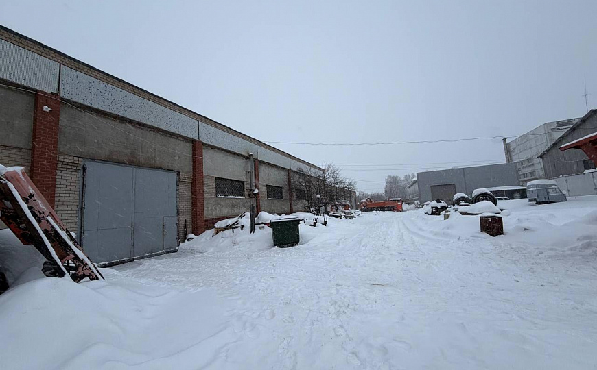 Продается 1300 кв бокс и 30 соток зу фото