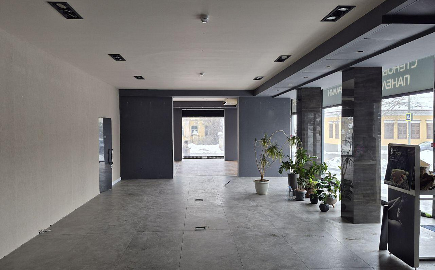 Торговая площадь 269м2 фото