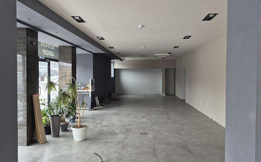 Торговая площадь 269м2 фото