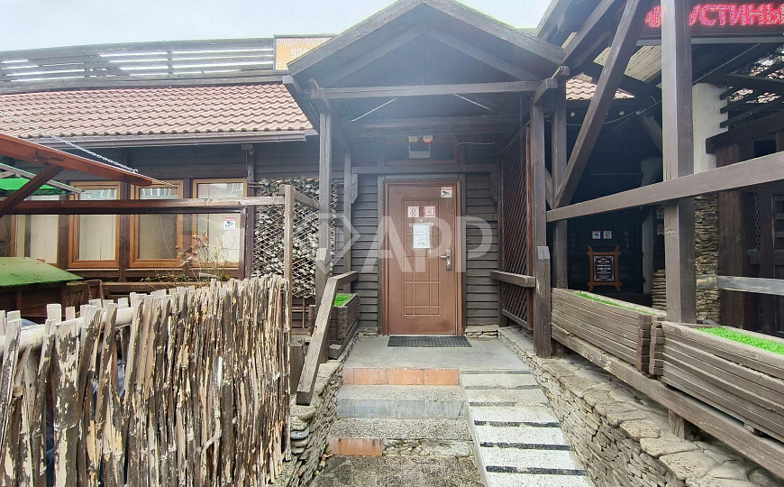 Продам отдельно стоящее здание с арендатором, 862 м² фото