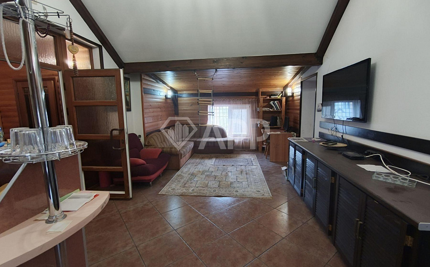 Продам отдельно стоящее здание с арендатором, 862 м² фото