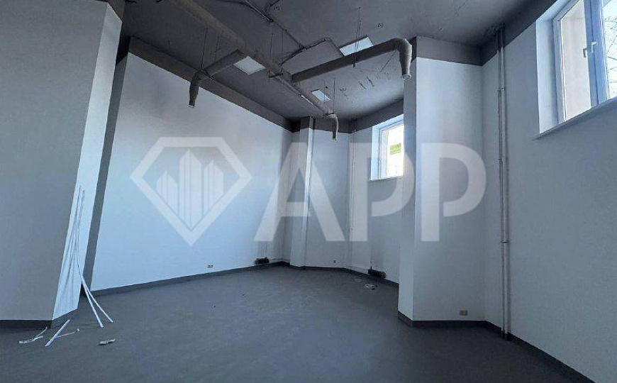 Сдам торговое помещение, 58 м² фото