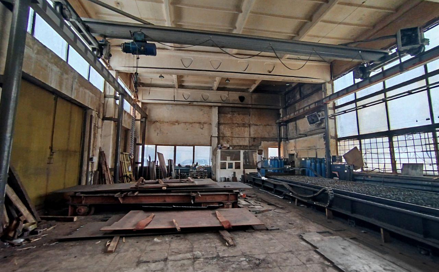 Сдаётся производство с кран балкой, 216кв.м фото