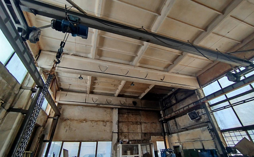 Сдаётся производство с кран балкой, 216кв.м фото