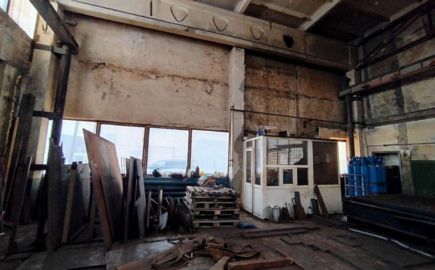 Сдаётся производство с кран балкой, 216кв.м фото