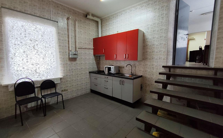 Сдам аренду отдельностоящее здание, можно по частям. фото