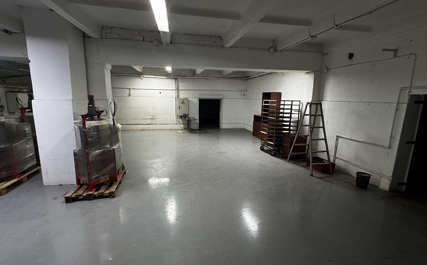 Продажа производственного здания с земельным участком фото