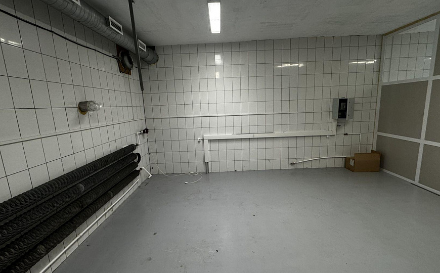 Продажа производственного здания с земельным участком фото