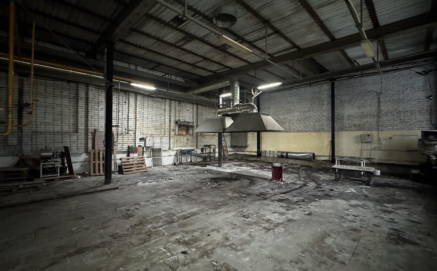 Продажа производственного здания с земельным участком фото