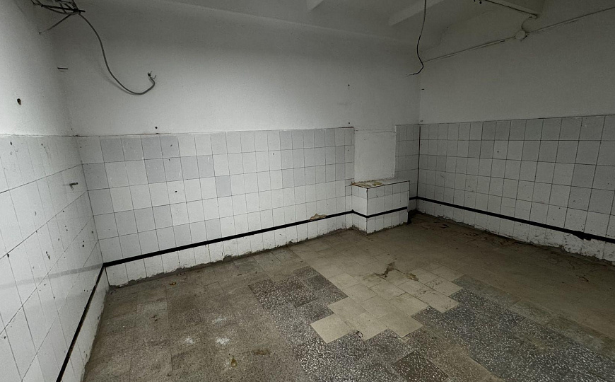 Продажа производственного здания с земельным участком фото