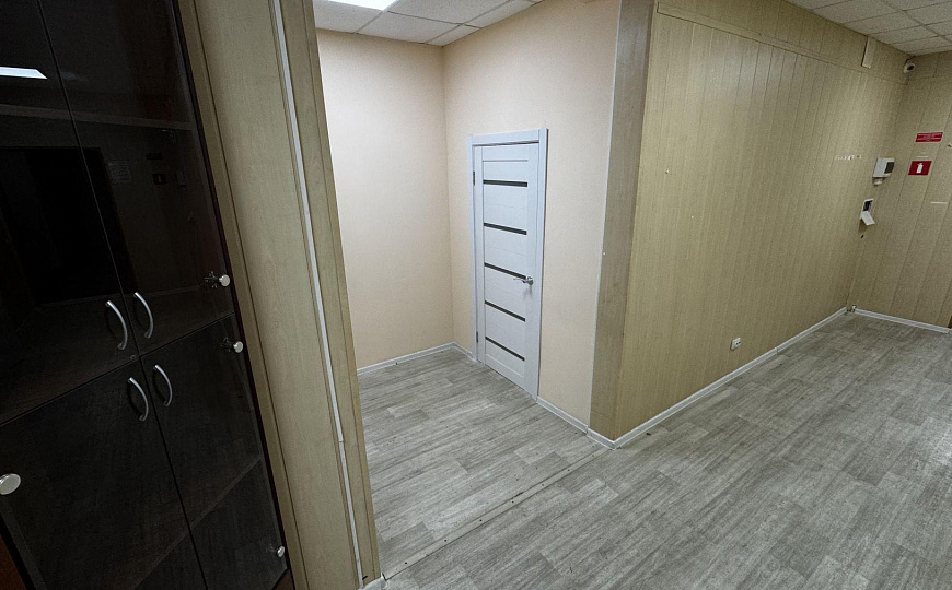 Продажа производственного здания с земельным участком фото