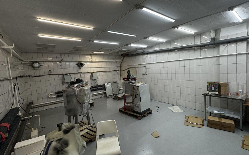 Продажа производственного здания с земельным участком фото