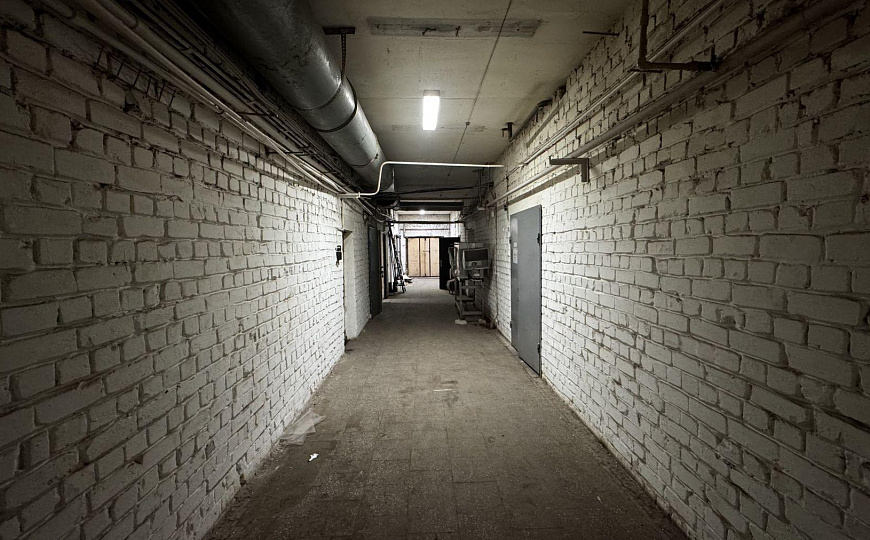 Продажа производственного здания с земельным участком фото