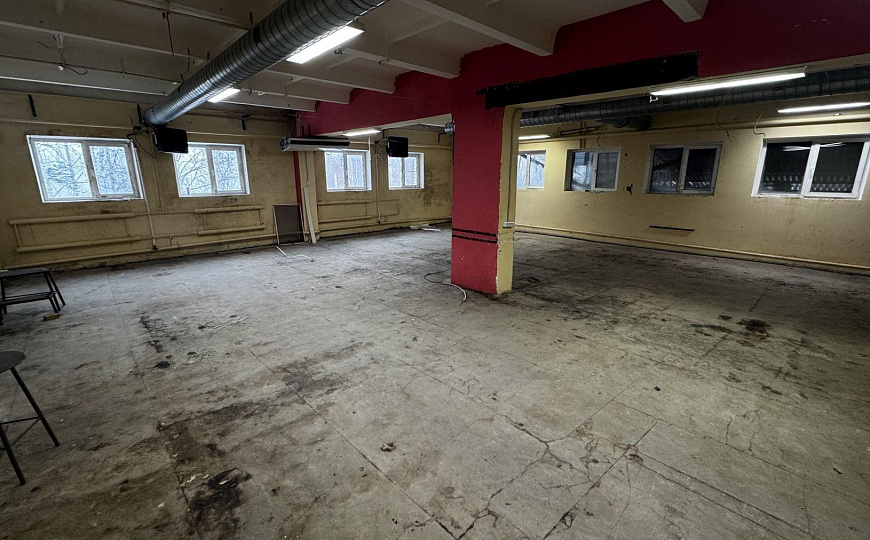 Продажа производственного здания с земельным участком фото