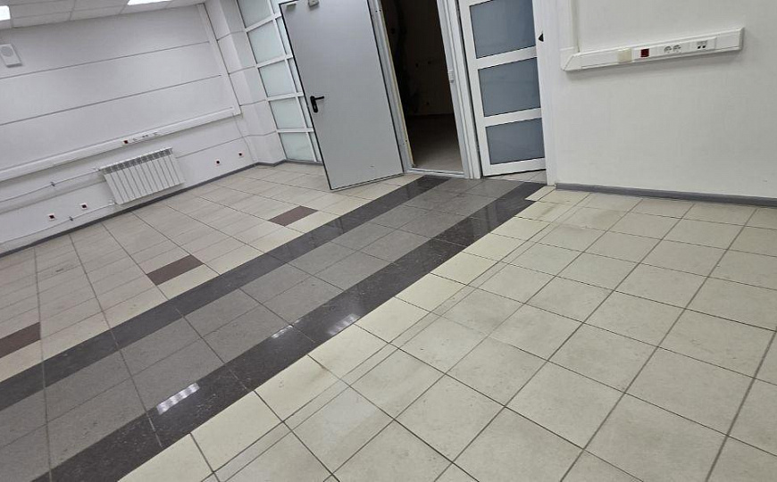 Сдам офисное помещение в оживленном районе фото