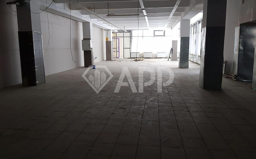 Помещение с витринными окнами 250м.кв фото