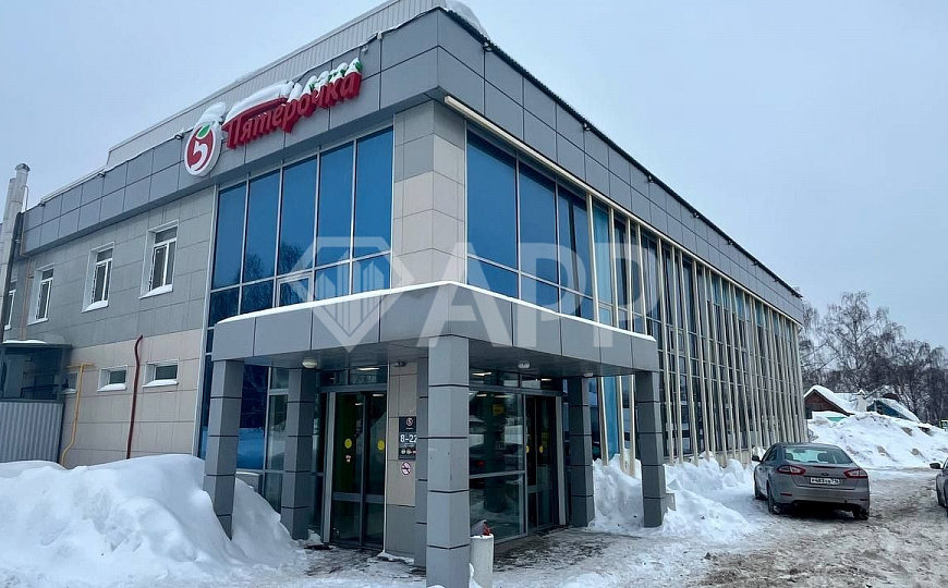 Помещение с панорамными окнами над Пятерочкой фото