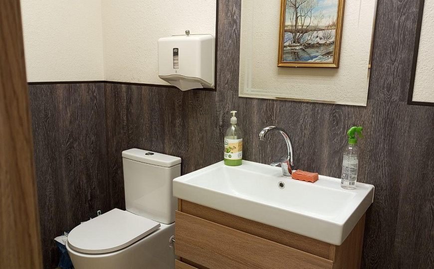 Офис 67 м² на первой линии в гор. Металлургов фото