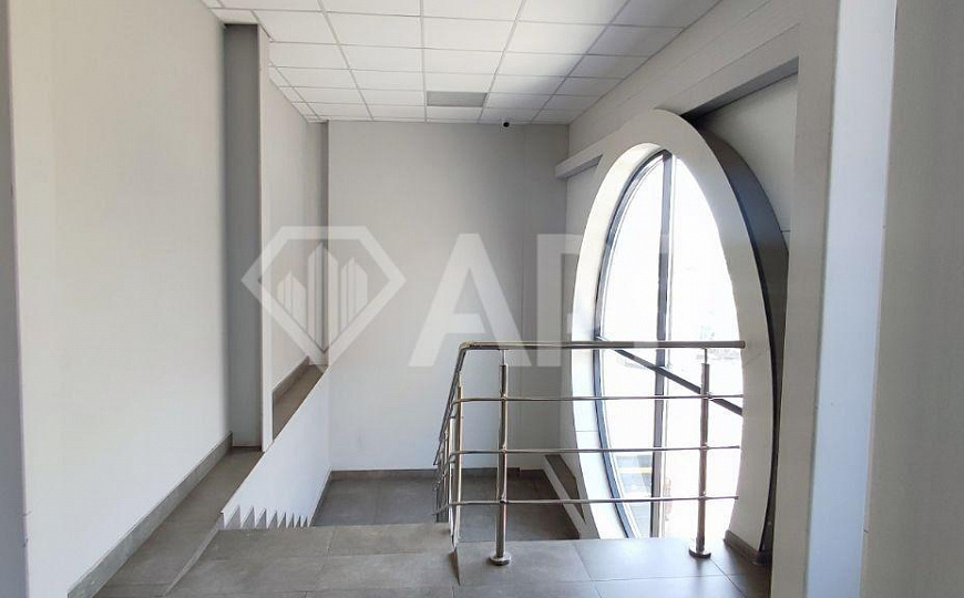 Аренда помещения свободного назначения , 215,7 м² фото