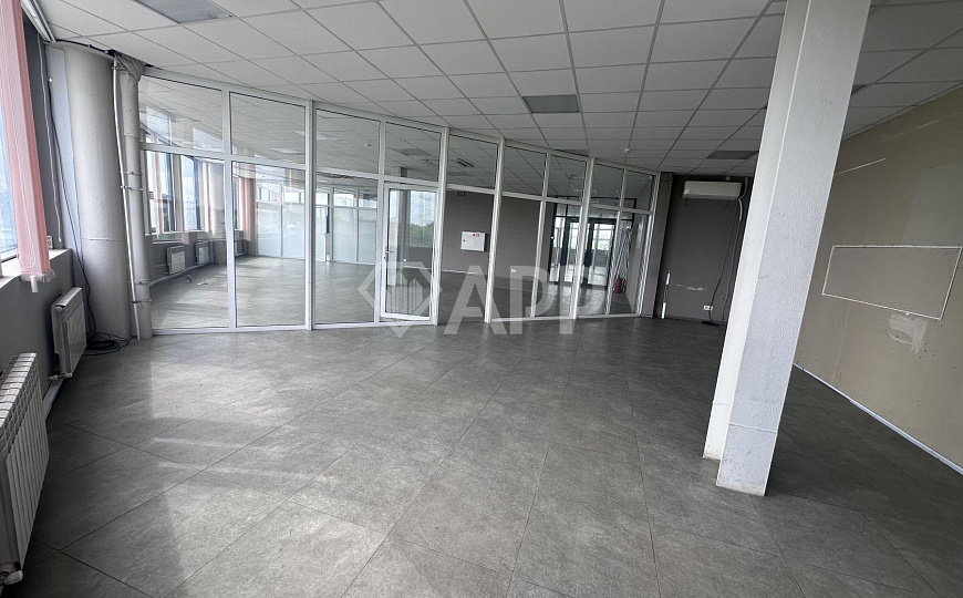 Аренда помещения свободного назначения , 215,7 м² фото