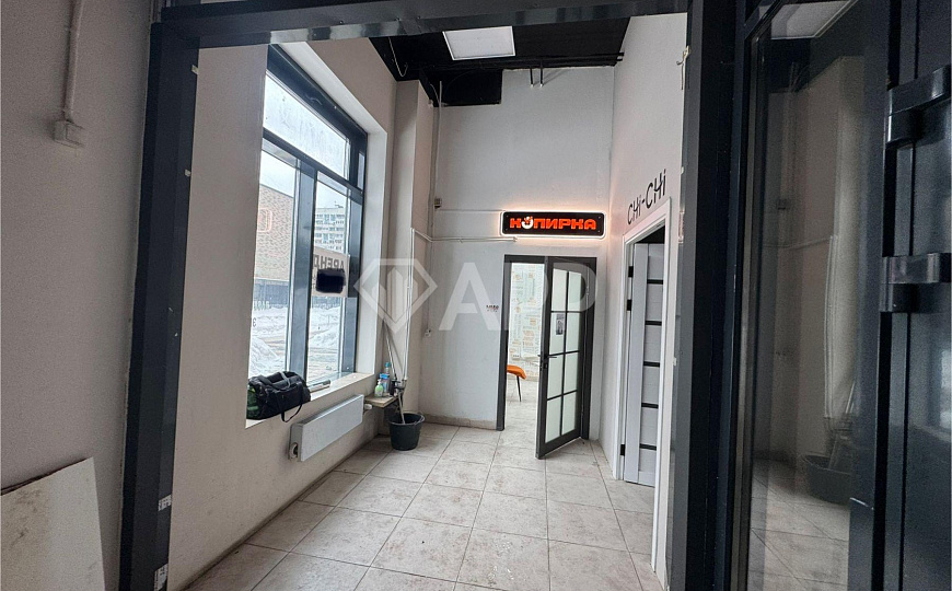 Сдам торговое помещение, 54 м² фото