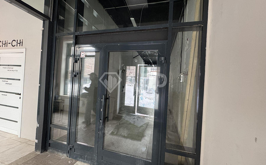 Сдам торговое помещение, 54 м² фото