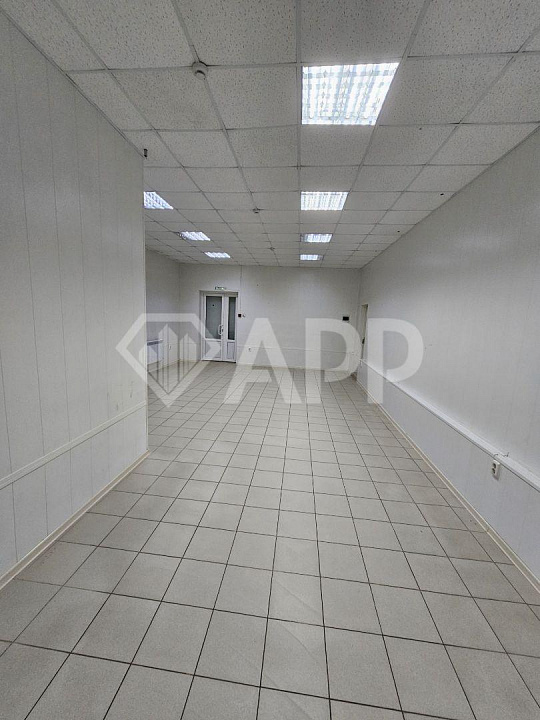 Сдам торговое помещение, от 37,8 м² до 528,9 м²  фото