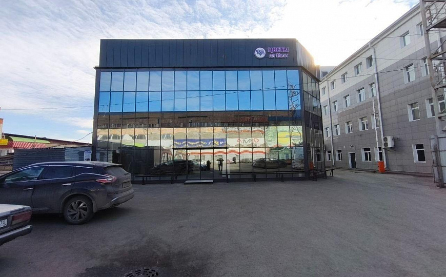 Сдам торговое помещение, 840 м² фото