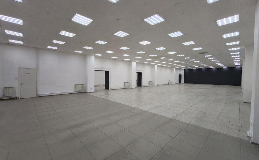 Сдам торговое помещение, 840 м² фото