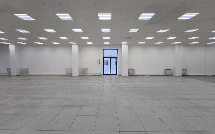 Сдам торговое помещение, 840 м² фото