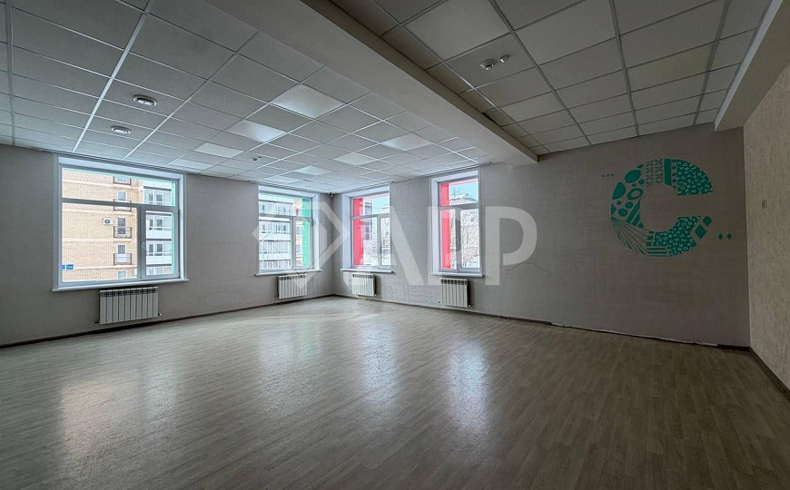 Продается отдельно стоящее здание 1 500 м² фото