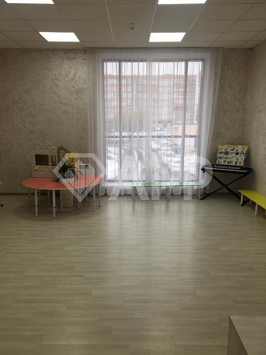 Продается отдельно стоящее здание 1 500 м² фото