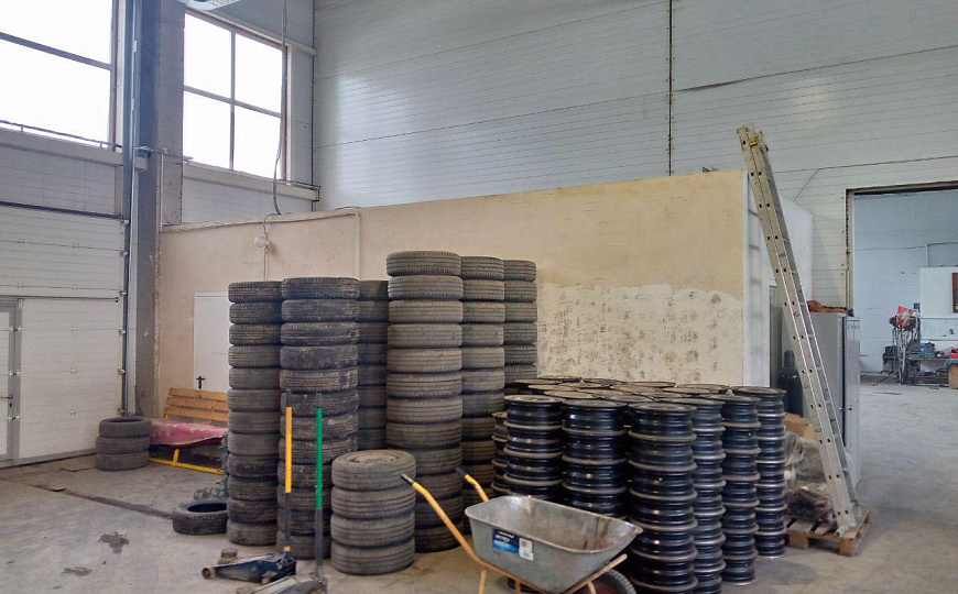 Автосалон, СТО, здание, 750 м2 фото