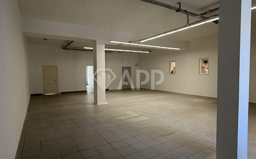 Сдаю торговое помещение 170 м² на Амирхана 41 фото