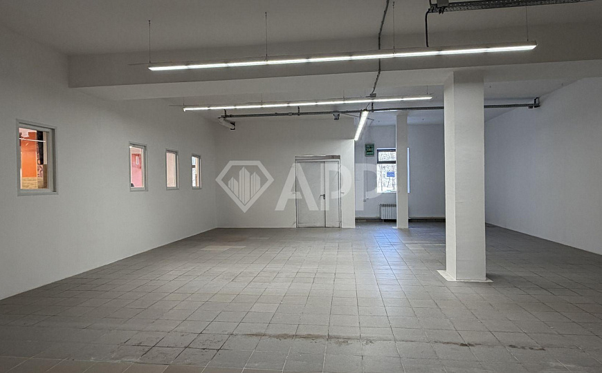 Сдаю торговое помещение 170 м² на Амирхана 41 фото