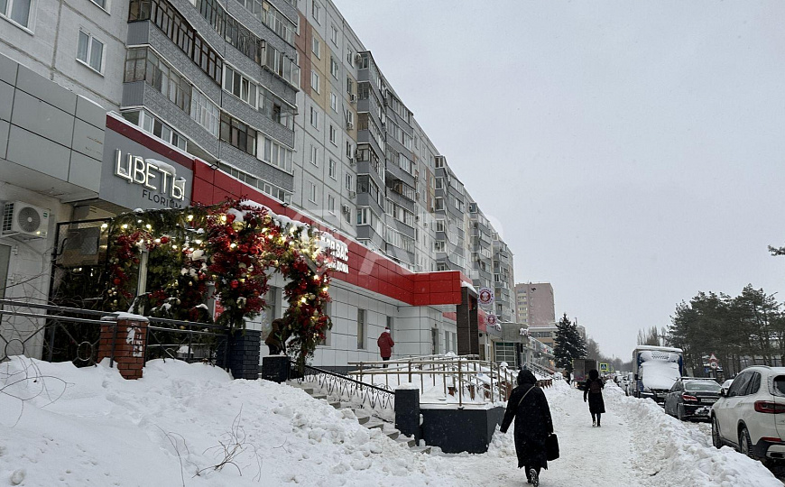 Сдаю торговое помещение 170 м² на Амирхана 41 фото